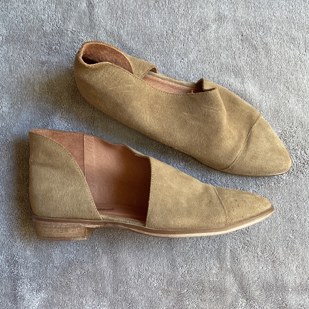 🫶FREE PEOPLE | Royale Cut Out Flats | Tan Suede |Size 9, 39 FP Booties